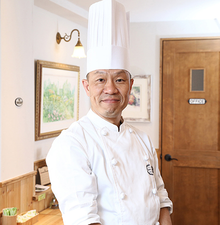 当店のオーナパティシエである大川原 和弘